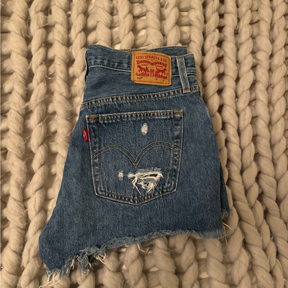 Levi’s 501 cutoff shorts